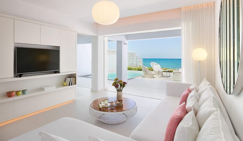 Villa Luxe Yali Seafront with Heated Prive Pool, Living Room