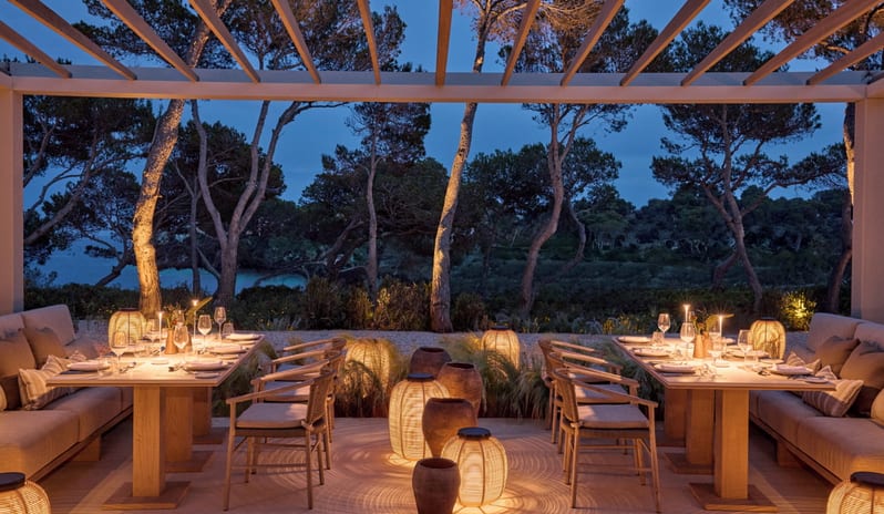 Seasons, Exterior Evening