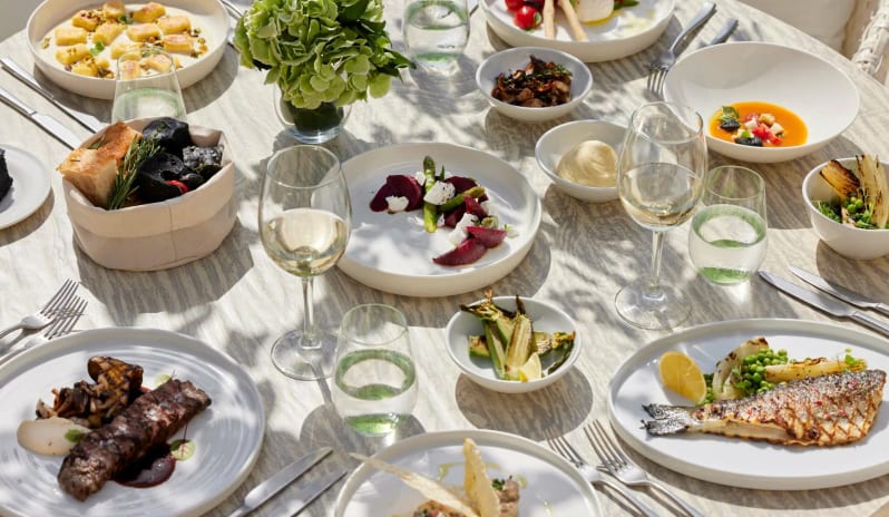 Fresco, Table of food