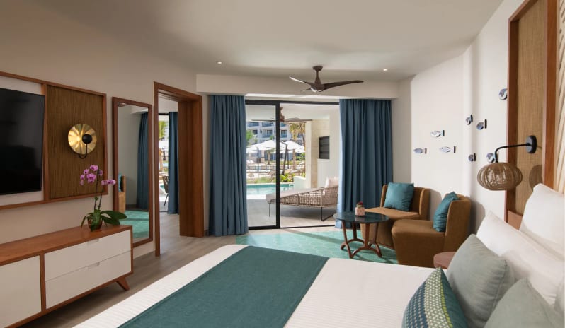 Preferred Club Master Suite Swim-Out Adults Only, Bed