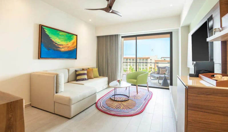 Club Ocean View One Bedroom Master Suite, Living Area