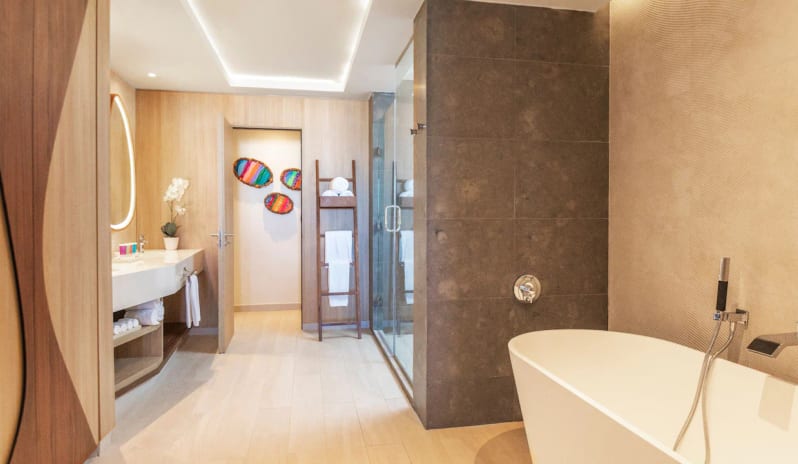 Club Ocean View One Bedroom Master Suite, Bathroom