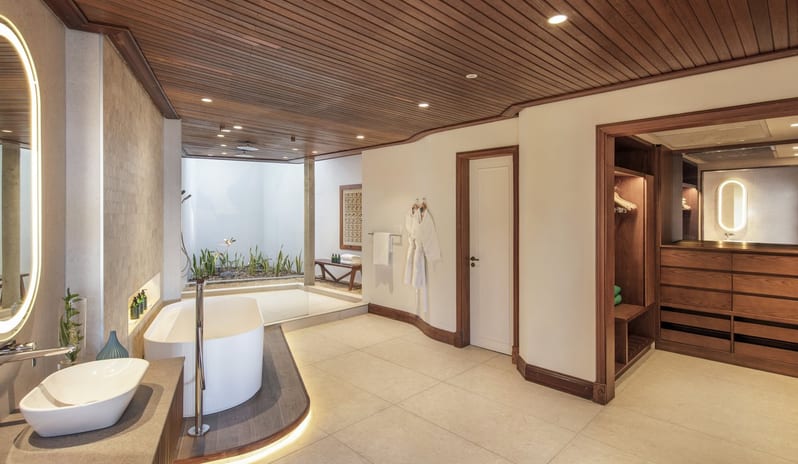 Senior Suite Beachfront, Bathroom