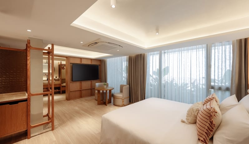 Deluxe-Plus-King-Bed1