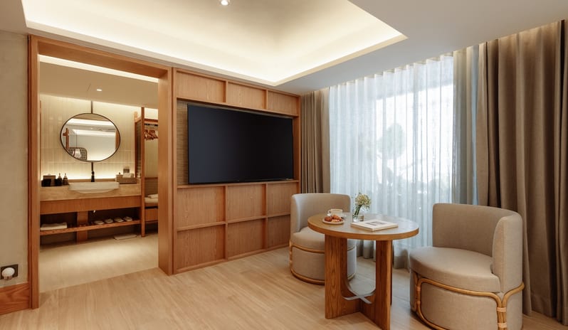 Deluxe-Plus-King-Bed2