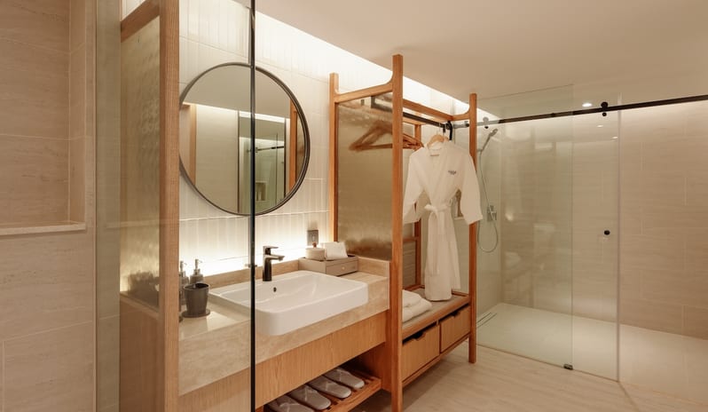 Deluxe-Plus-King-Bed3