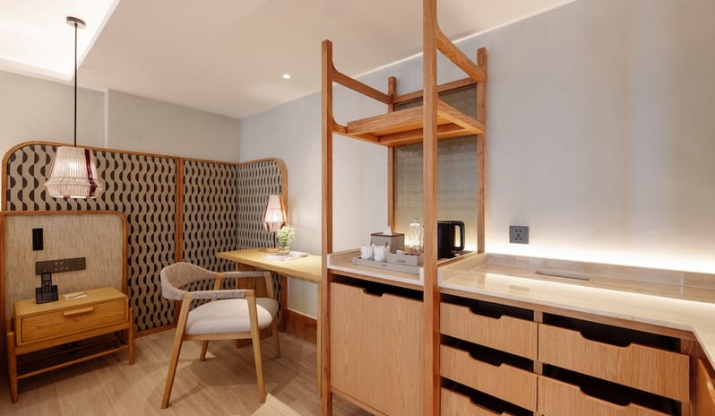 Deluxe-Plus-King-Bed5