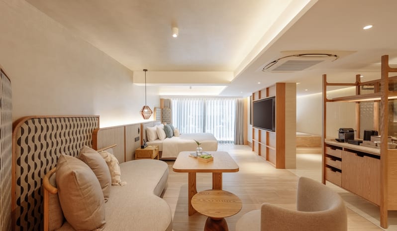 Deluxe-Suite-with-Bathtub-and-Terrace1