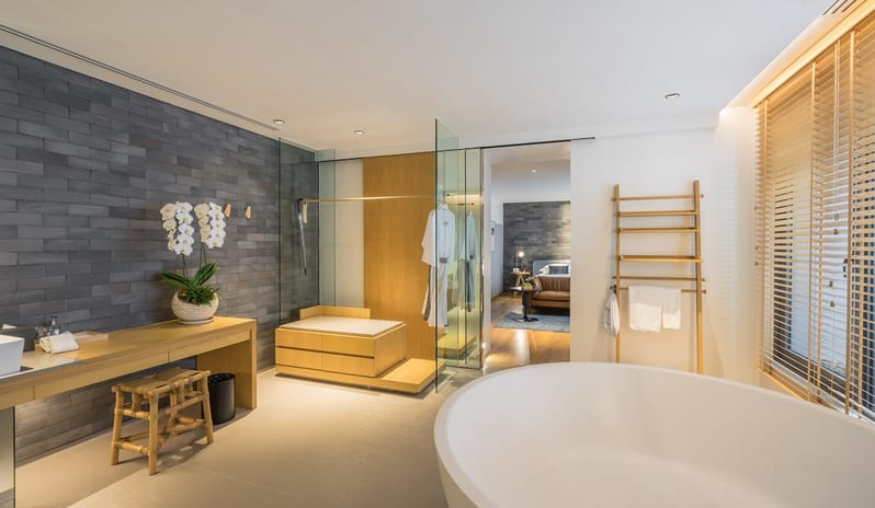 Junior-Suite-with-Bathtub3