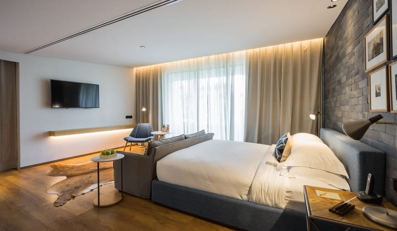 Premier-Suite-with-Jaccuzzi-and-Terrace1