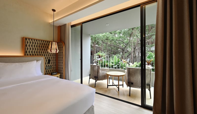 Premier-with-Terrace-King-Bed