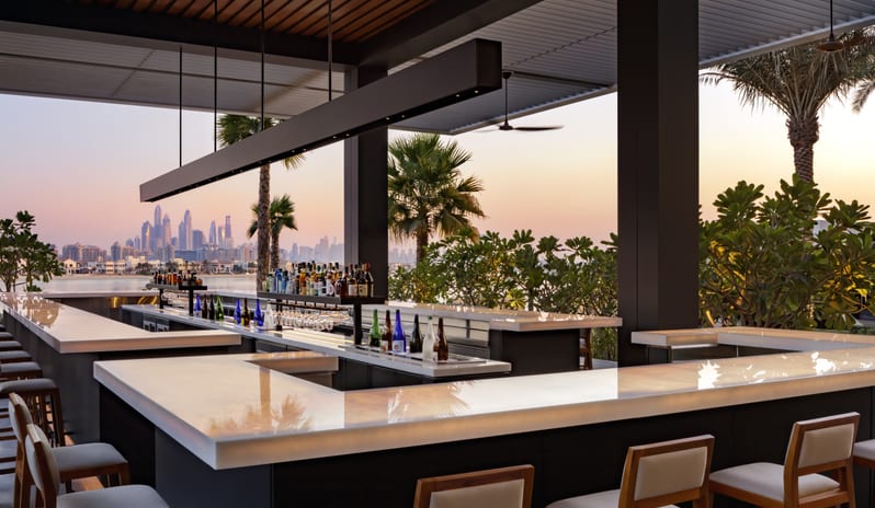 Nobu by the beach, Outside bar