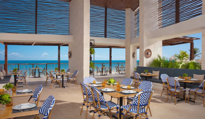 DRSRC-RES-BlueWaterGrill-3A-CB_003