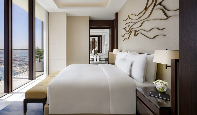 middle-east-holidays-dubai-atlantis-the-royal-two-junior-sky-view-suite