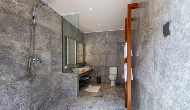 TwoBedroomBeachPoolVillaBathroom7-scaled