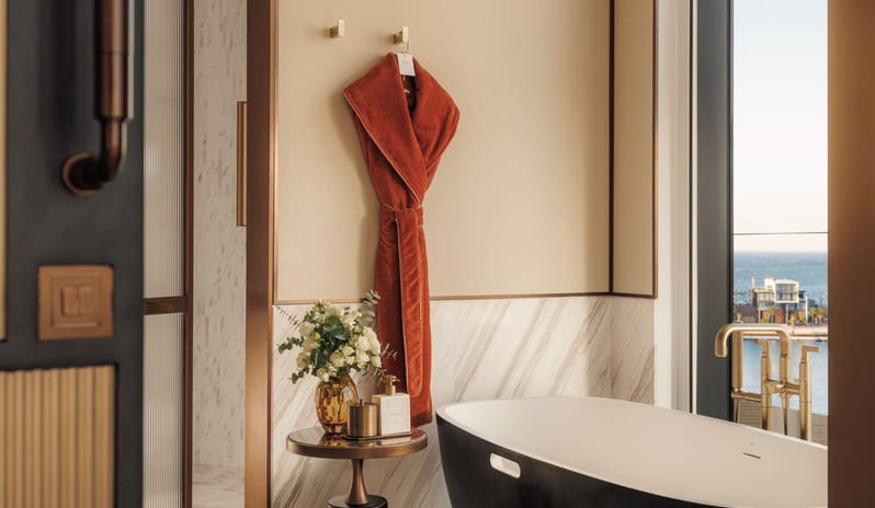 maa_marina-terrace-room-bathroom-details_image-3