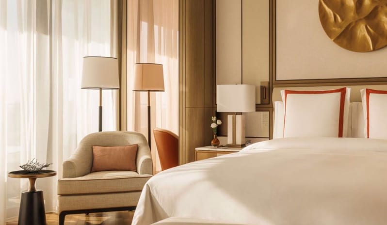 maa_twin-bedroom-ocean-family-suite-living_image-4