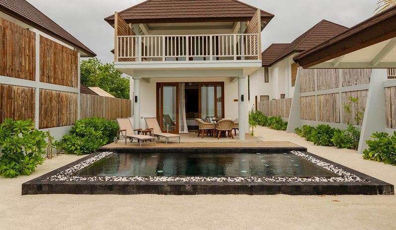 two-bedroom-beach-reisdence-pool-area