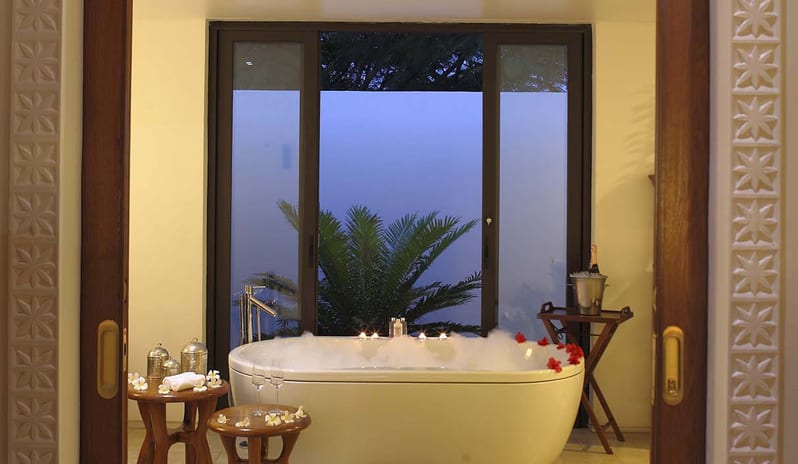 TRZ_Accommodation_Franipani_Garden_pool_Villa_Interior_Bathroom__17002