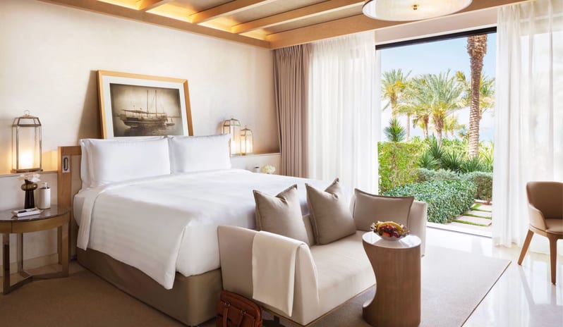 jan-room-detail-gallery-2___gulf-ocean-suite