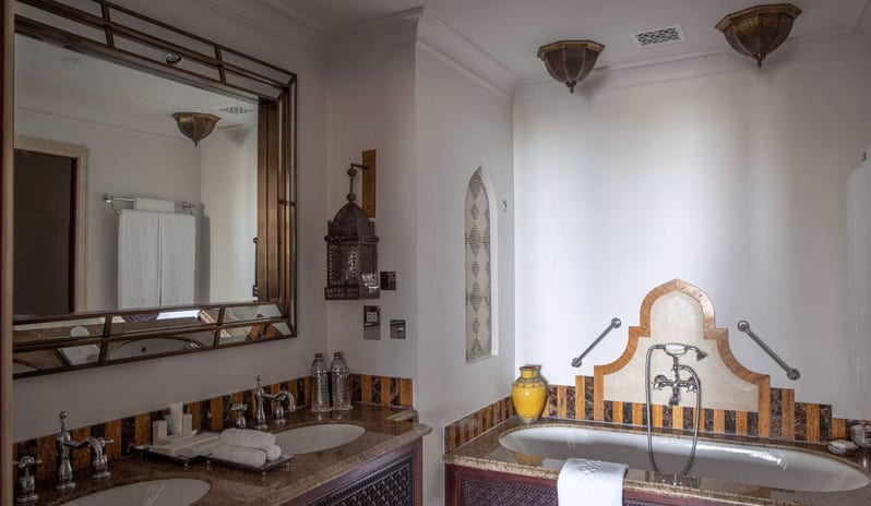 jaq-room-detail-gallery-3-ocean-deluxe