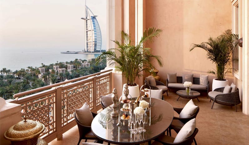 jaq-room-detail-gallery-4-three-bedroom-royal-suite