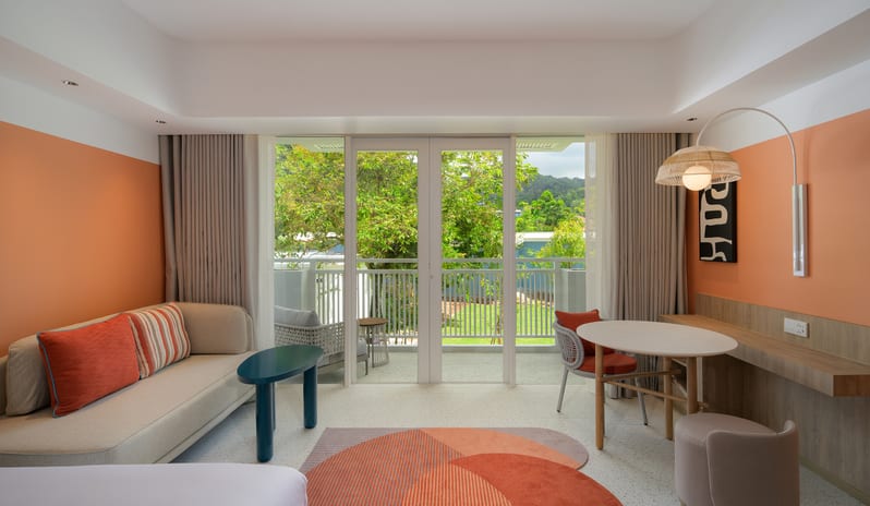 08-ckr-deluxe-family-suite-pool-view-02