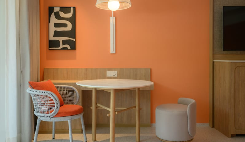 08-ckr-deluxe-family-suite-pool-view-04