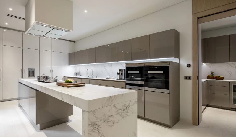 6_-beachfront-villa-kitchen-and-pantry-areas-65552c5bb4172