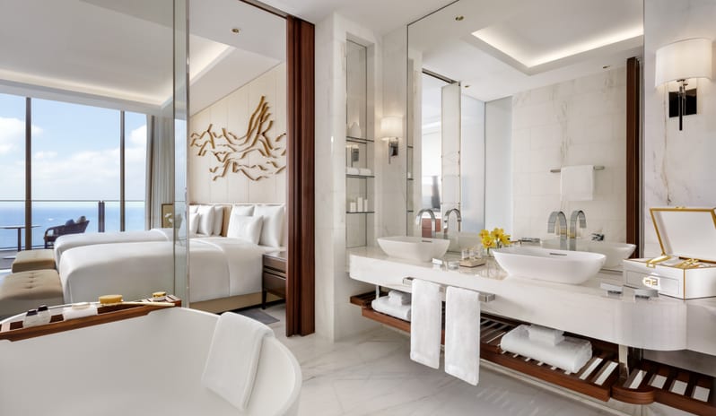 middle-east-holidays-dubai-atlantis-the-royal-seascape-queen-room