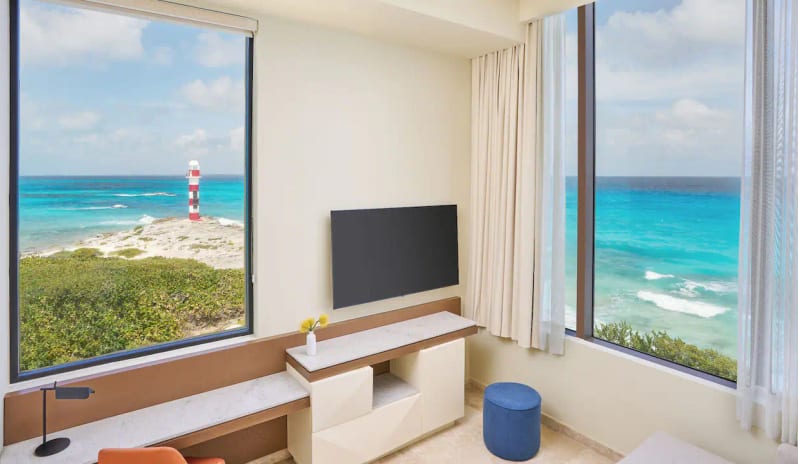 CANIF-P0579-Oceanfront-Lighthouse-Suite-View.16x9