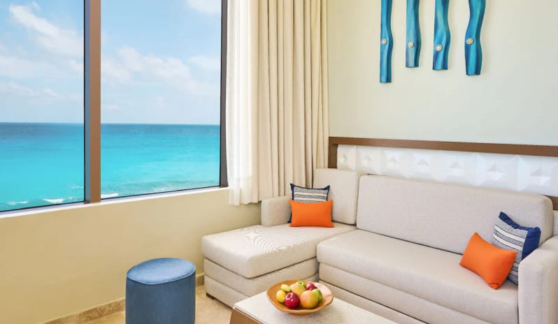 CANIF-P0584-Oceanfront-Lighthouse-Suite-Sofa-Bed.16x9