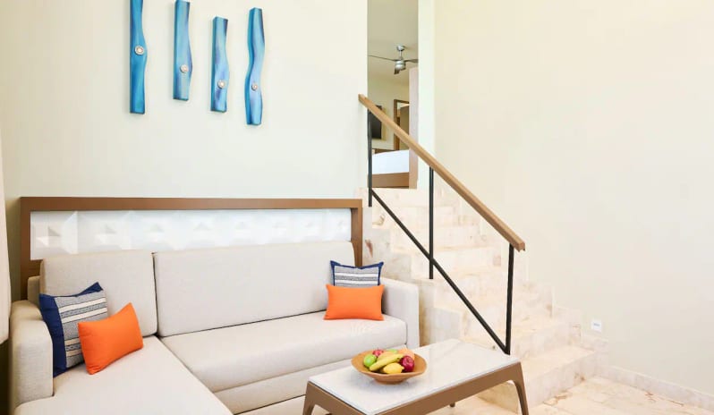 CANIF-P0585-Oceanfront-Lighthouse-Suite-With-Sofa-Bed.16x9