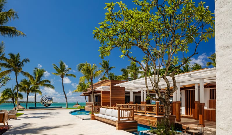 One&Only Le Saint Geran - La Terrasse_Bar_Exterior