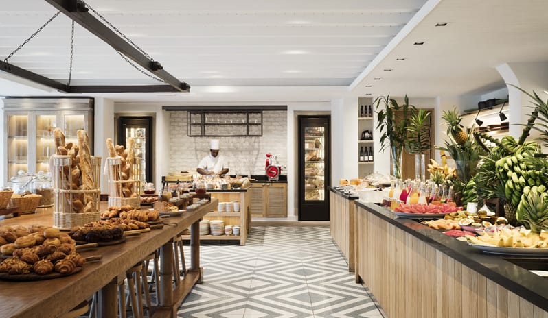 One&Only Le Saint Geran - La Terrasse Breakfast_Buffet_With_Chef