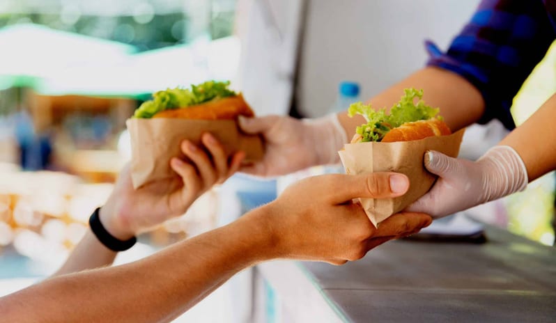 pool-food-truck-scaled