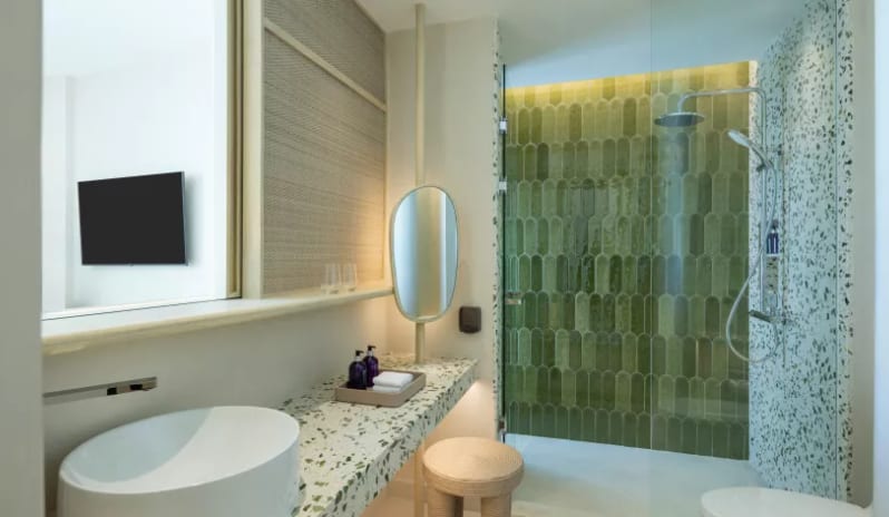 01-cmlm-mirage-panoramic-room.jpg