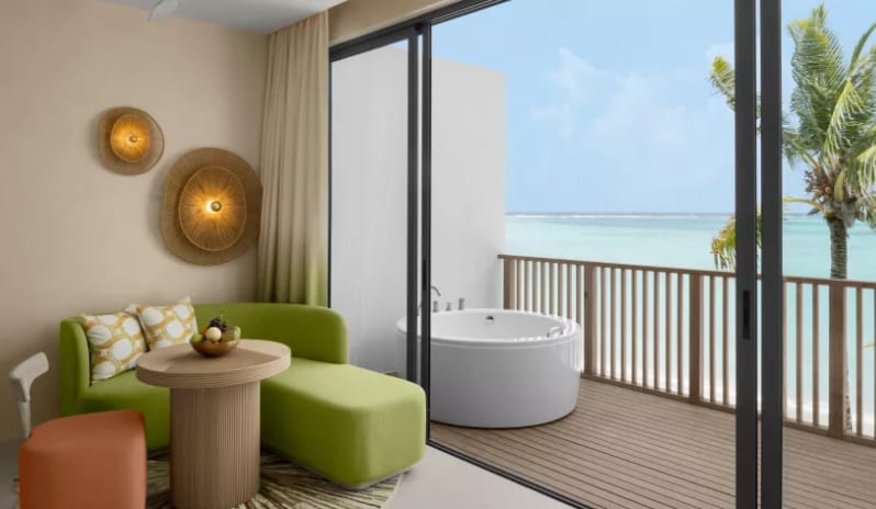 05-cmlm-mirage-panoramic-room-with-jacuzzi-03_0.jpg
