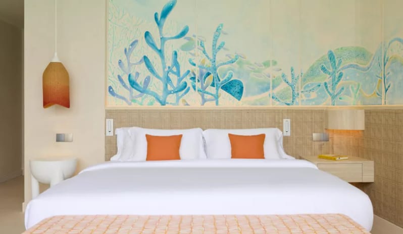 indian-ocean-holidays-maldives-centara-mirage-lagoon-maldives-mirage-overwater- villa-with-jacuzzi