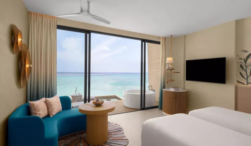 indian-ocean-holidays-maldives-centara-mirage-lagoon-maldives-overwater-villa-with- jacuzzi