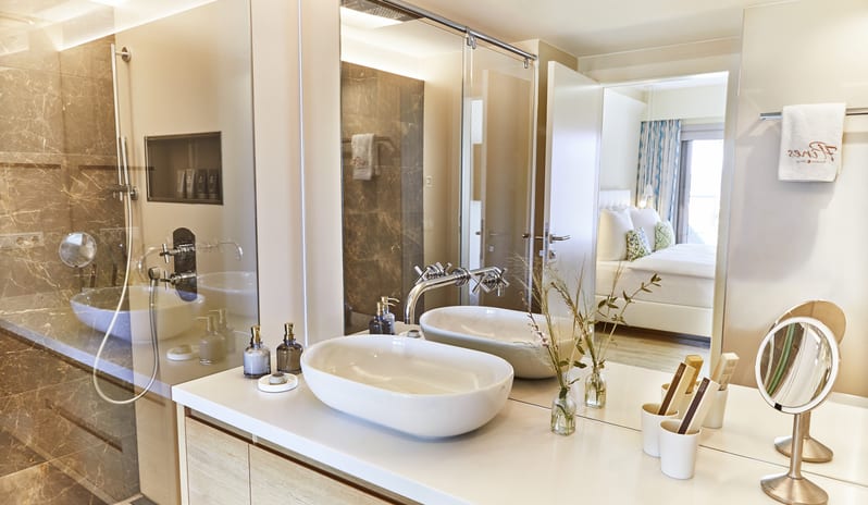 7Pines_Laguna-Suite_Bathroom_W