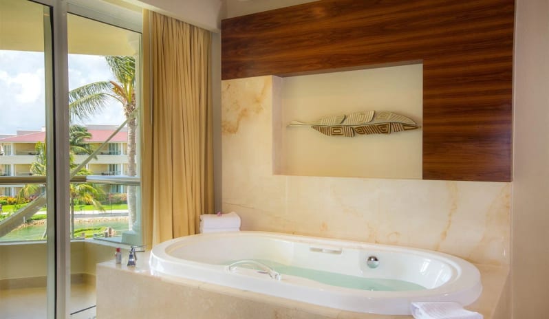 Moon Palace Nizuc - Superior Deluxe Ocean View jacuzzi