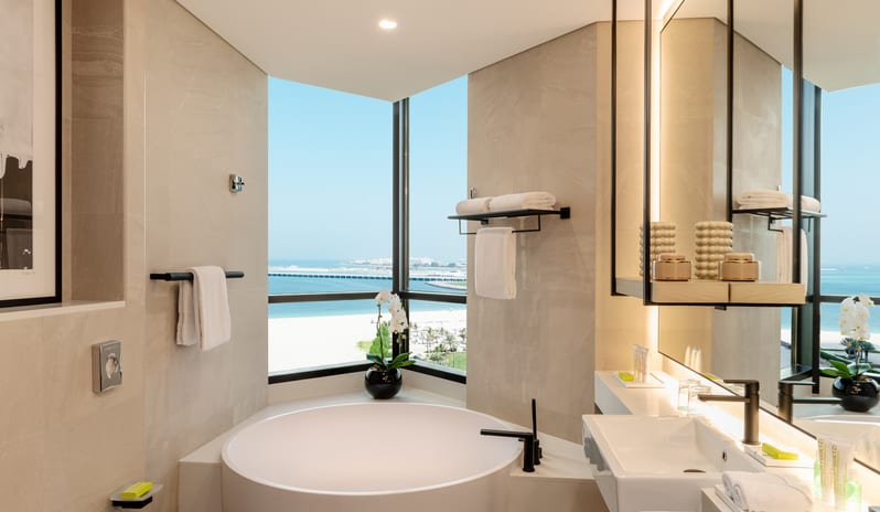 Le Royal Meridien Beach Resort & Spa - Royal Club Tower Suite_Bathroom