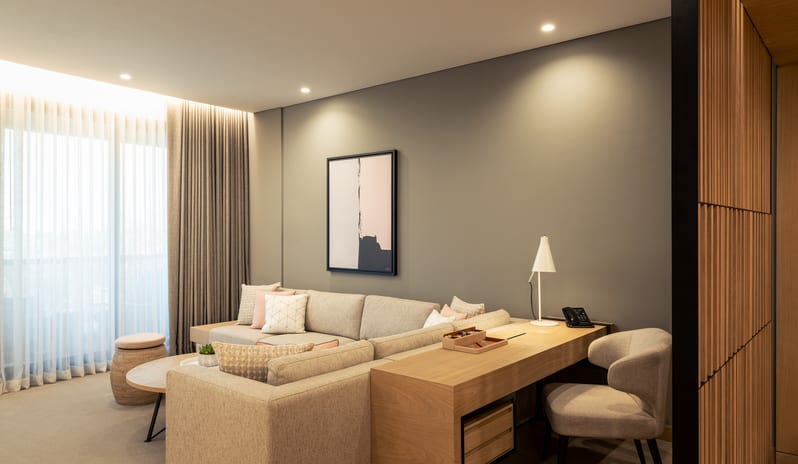 Le Royal Meridien Beach Resort & Spa - Royal Club Tower Suite_Desk