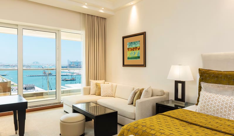 grosvenor-house-premier_room-guestroom