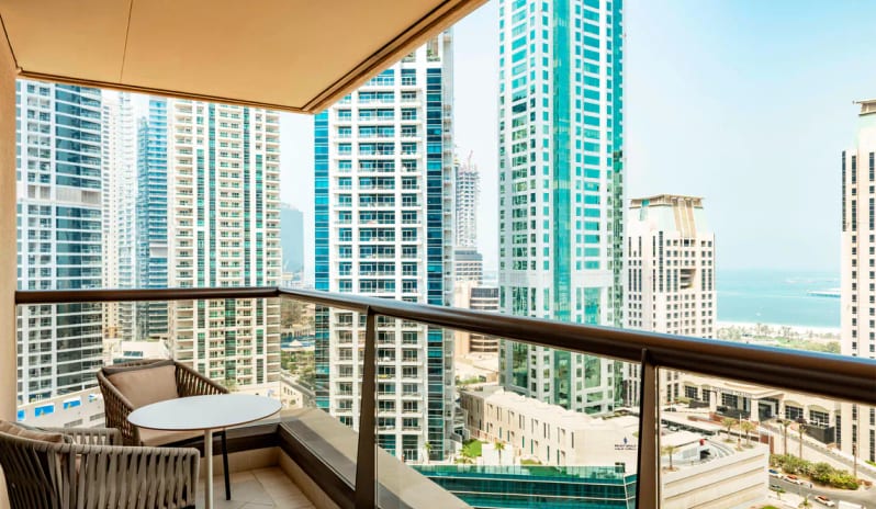 grosvenor-house-premier_room_balcony