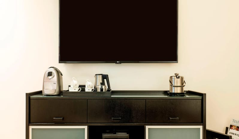 grosvenor-house-premier_suite-amenities-teacoffeemaker