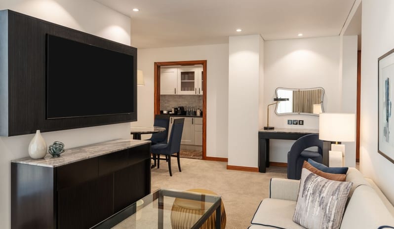 grosvenor-house-deluxe_suite