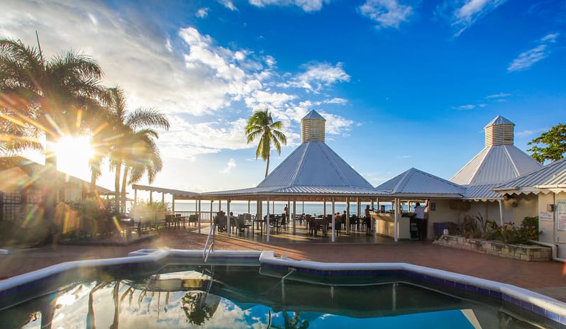 caribbean-holidays-antigua-hawksbill-resort - seagrapes-restaurant