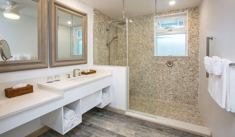 Galley Bay Resort & Spa - Deluxe Beachfront